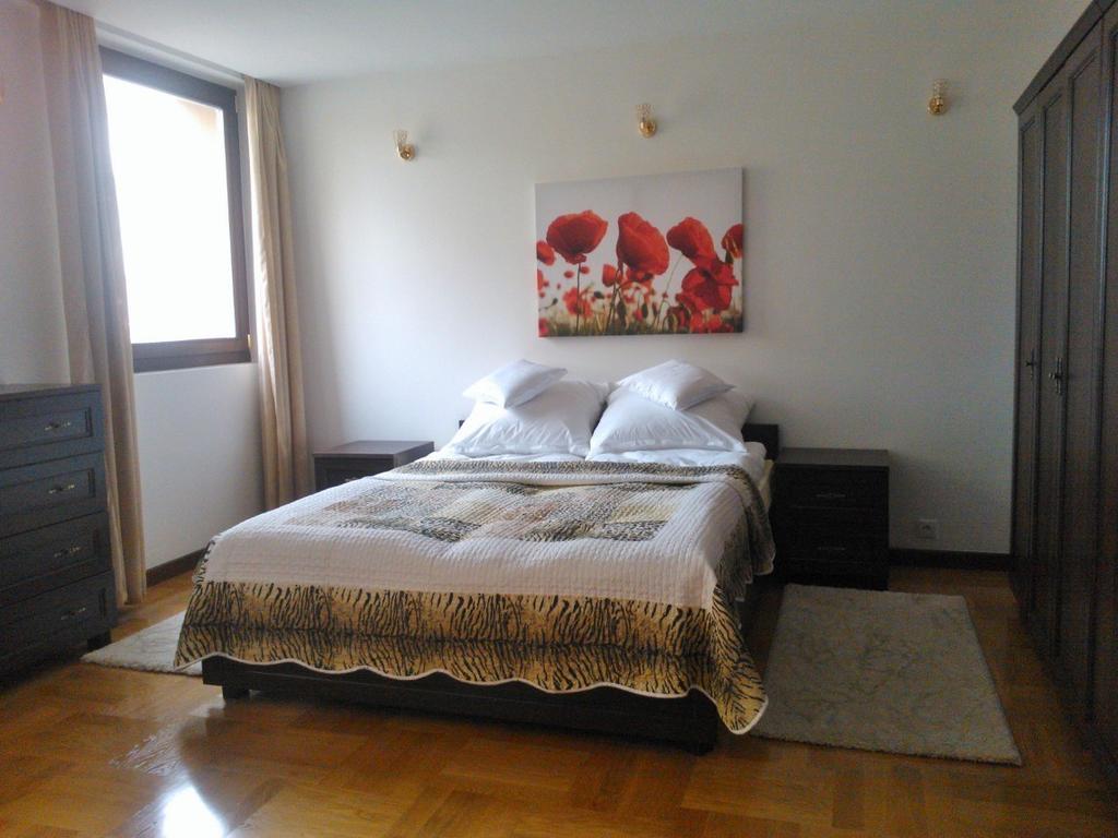 Apartment Nowiniarska Near The Old Town