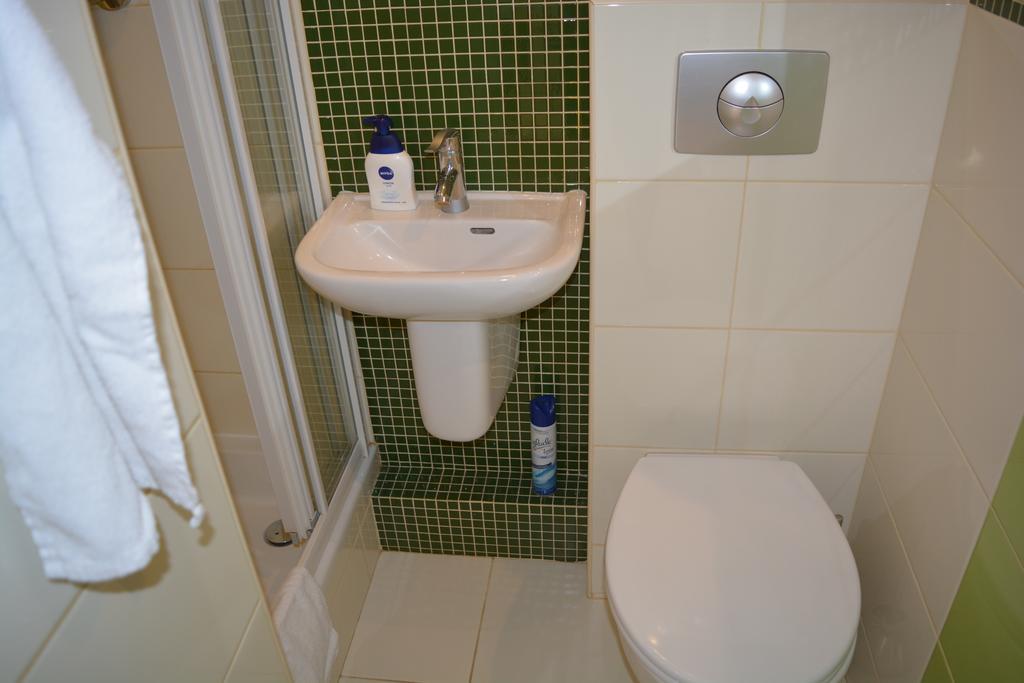 Apartment Labo Wola Warschau
