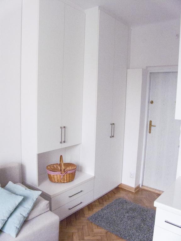 Studio In Heart Of Apartment *