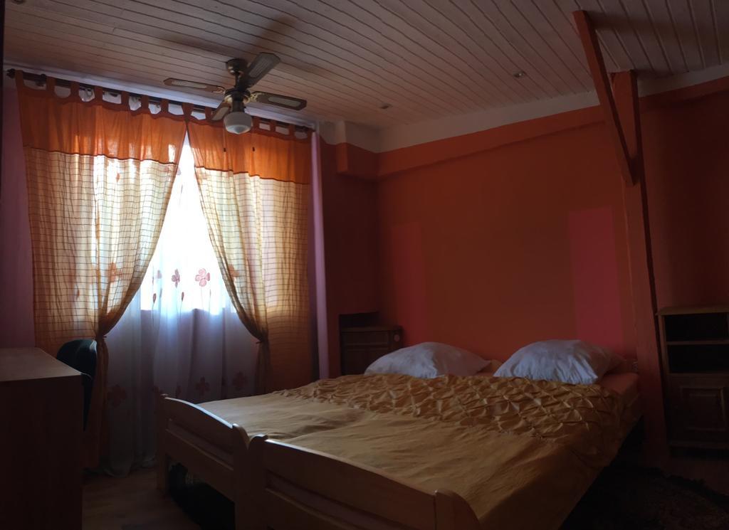 Pokoje Goscinne Bialy Domek Homestay Warsaw