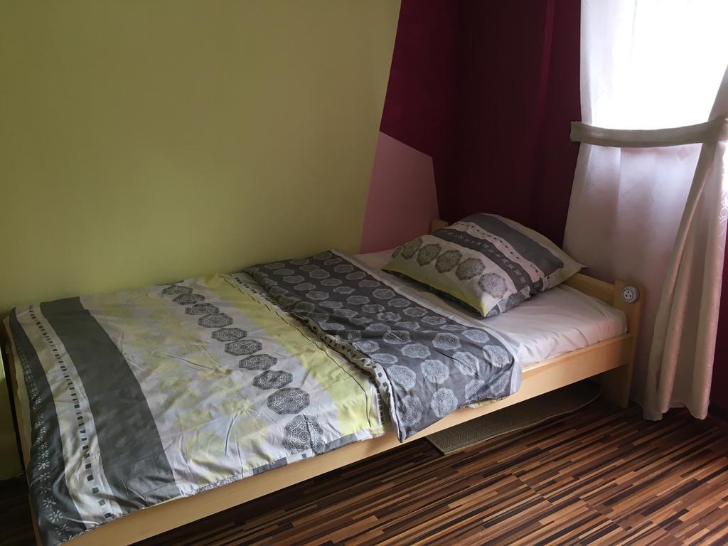 Homestay Pokoje Goscinne Bialy Domek *