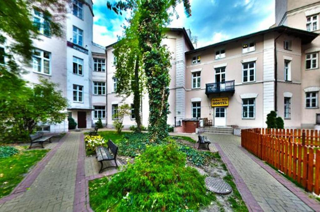 Nathan's Hostel *