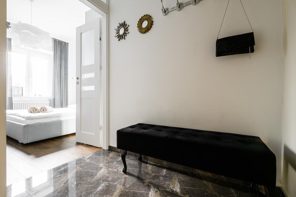 Shakespeare By Art Demo Apartment *