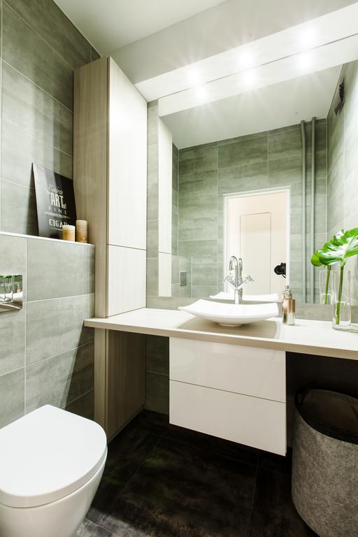 Plac Zbawiciela Apartment *
