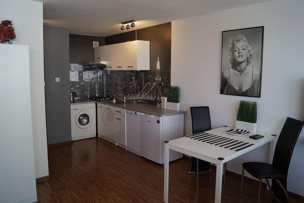 Apartment Centre *