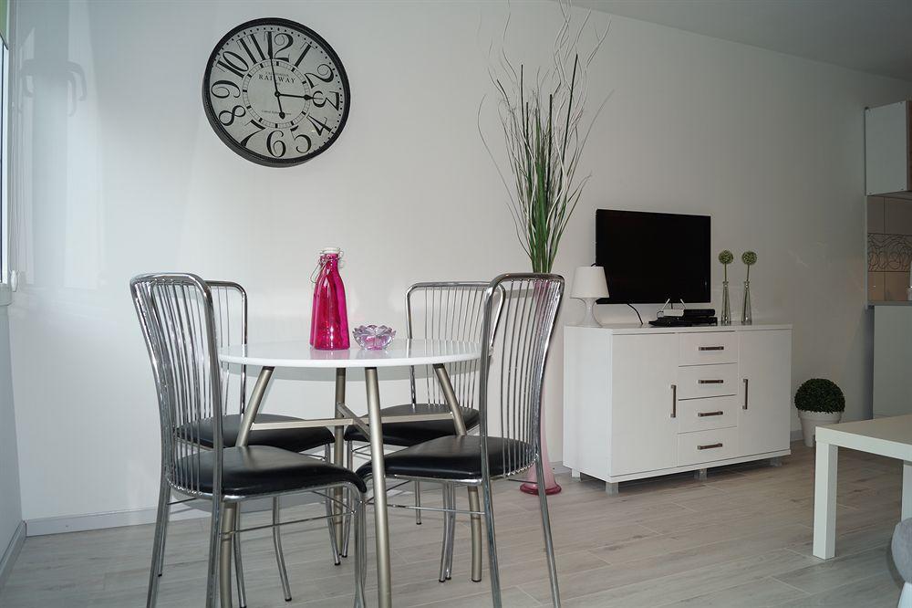Apartment Centre *