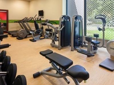 Hotel Hampton By Hilton Airport 3*