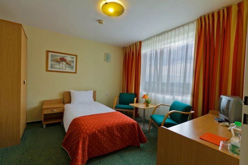 Hotel Wilanow By Desilva 3*