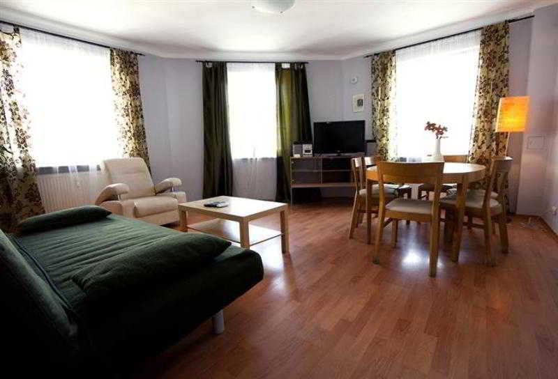 Aparthotel Royal Route 3*