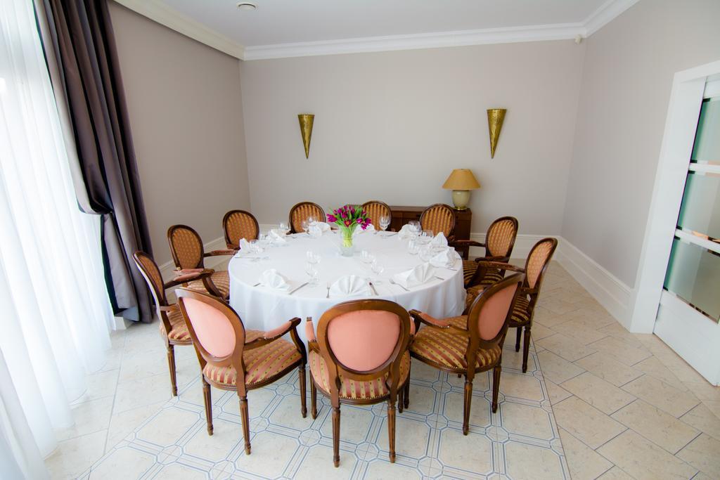 Centrum Konferencyjno-Apartamentowe Mrówka Varsóvia