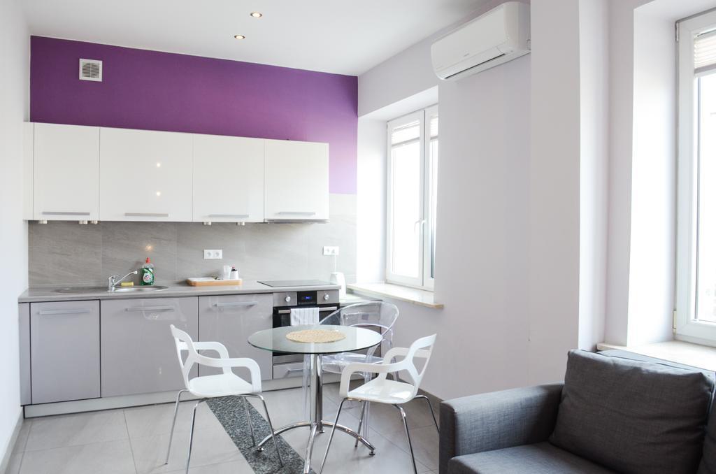 Apartment Goodnight Aleja Jana Pawla Ii 35 Warsaw