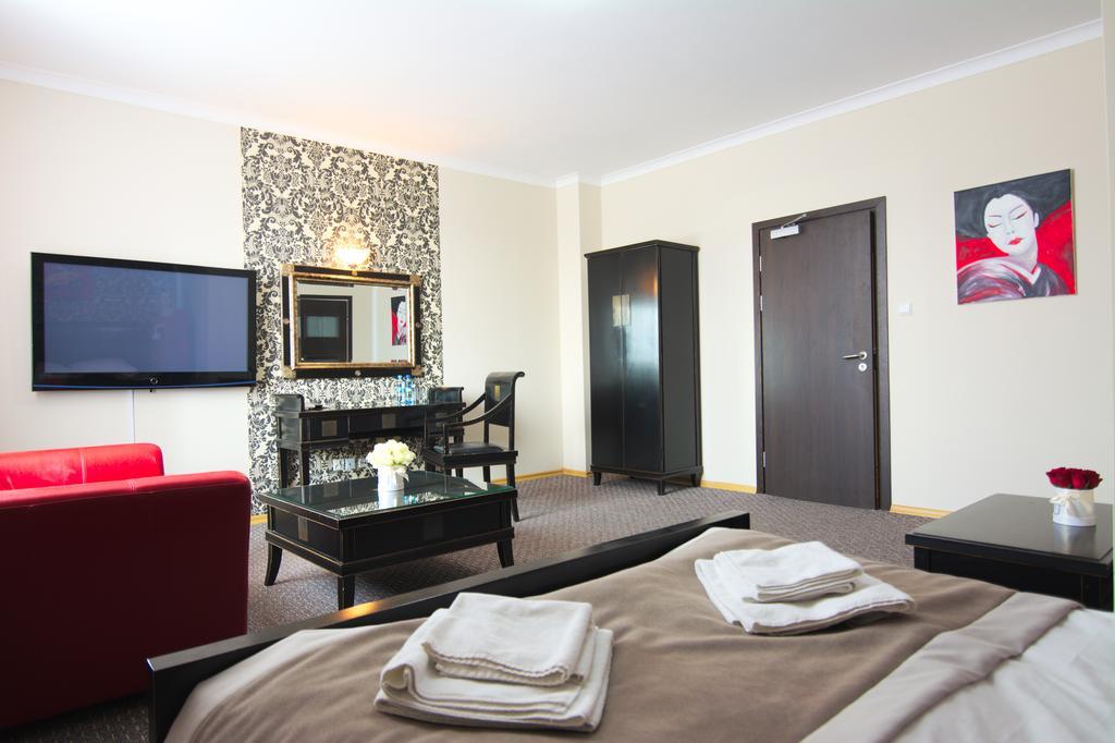 Centrum Konferencyjno-Apartamentowe Mrówka 3* Varsóvia