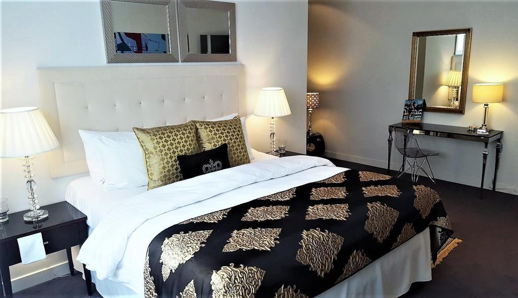 Mondrian Luxury & Market Square Iv * Warschau