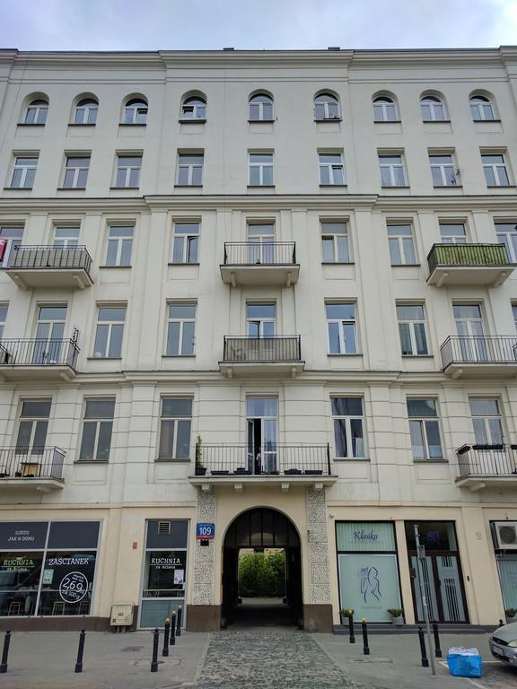 Nikola Tesla By Mythings Apartment Warsaw