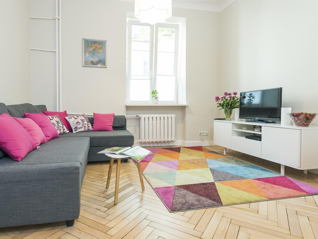 Apartment Delightful New Town Square Warsaw