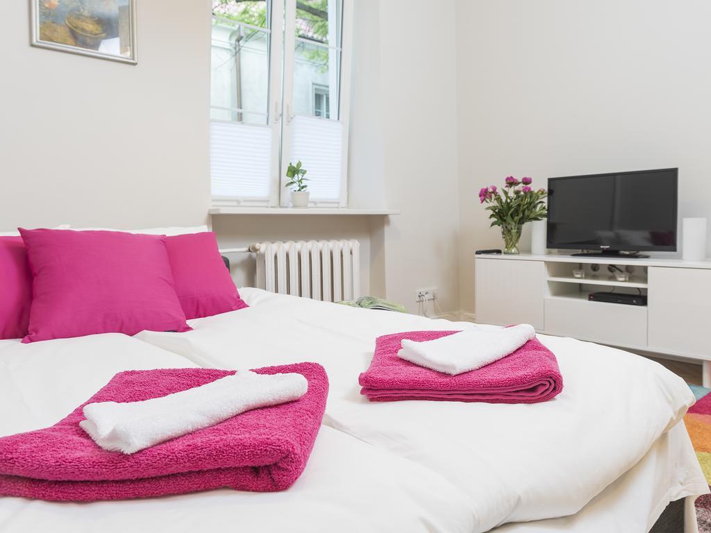 Delightful New Town Square Apartment Warsaw