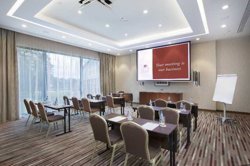 Doubletree By Hilton & Conference Centre 4*