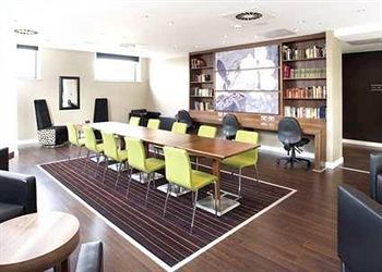 Hampton By Hilton Airport 3*