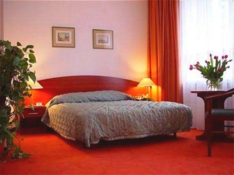 Mdm Centre Hotel