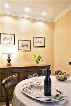 Aparthotel St. Andrew's Palace Warsaw