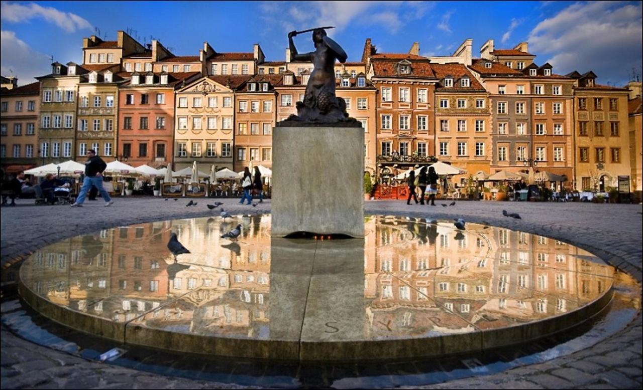 Rynek Starego Miasta 19 * Warsaw