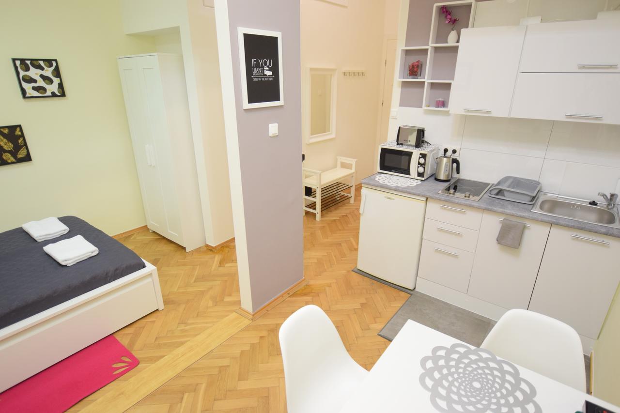 Elegant Copernicus Apartment Warschau