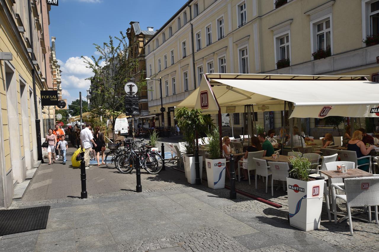 Elegant Chmielna Promenade
