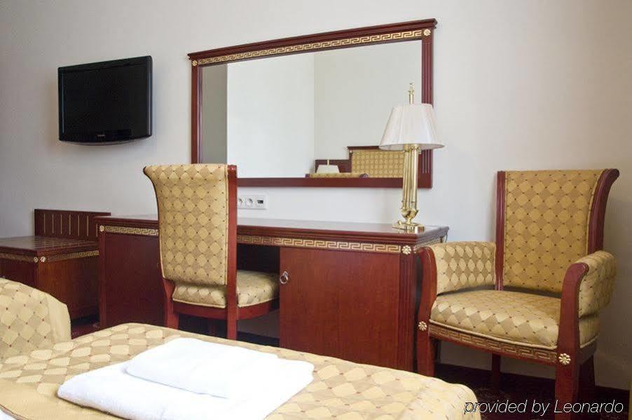 Hotel Holiday Park Warsaw