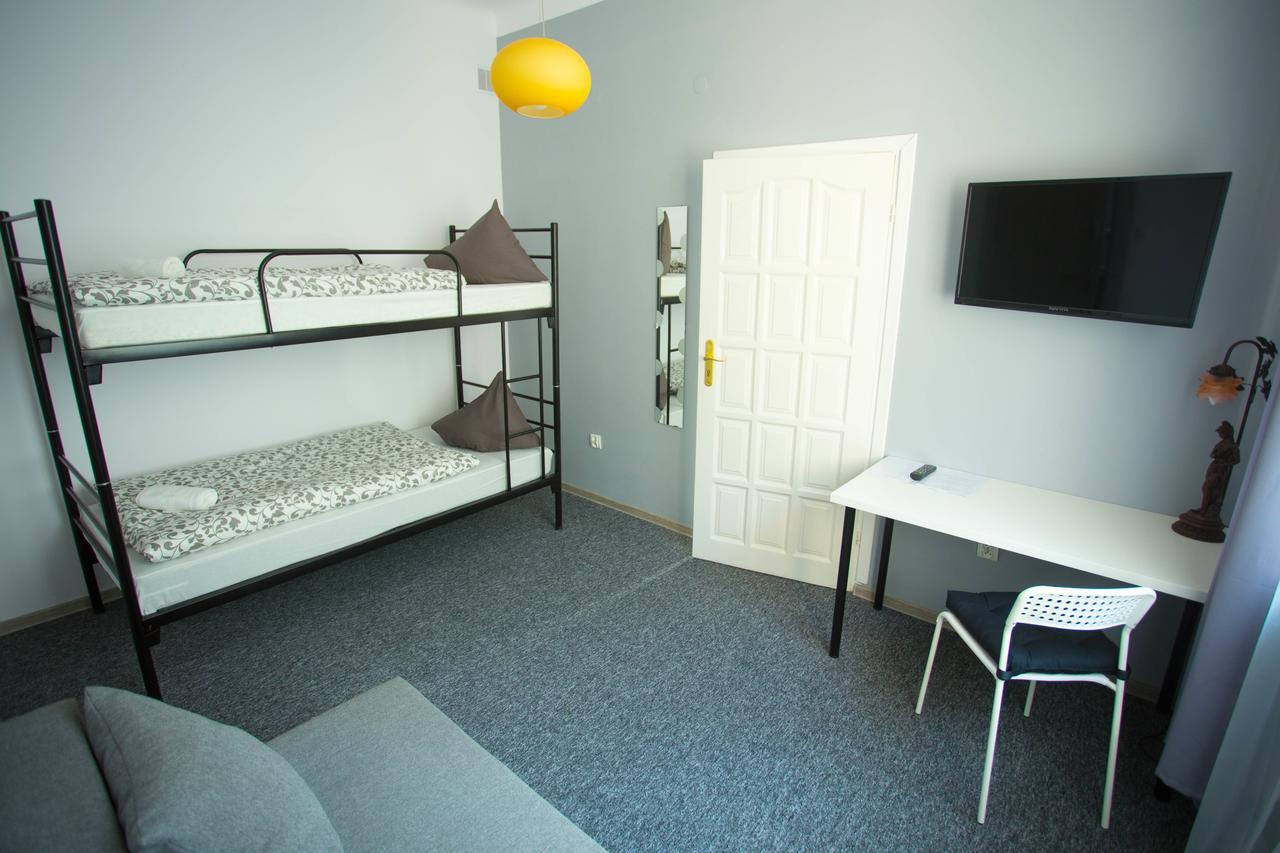 Homestay Moonriver *