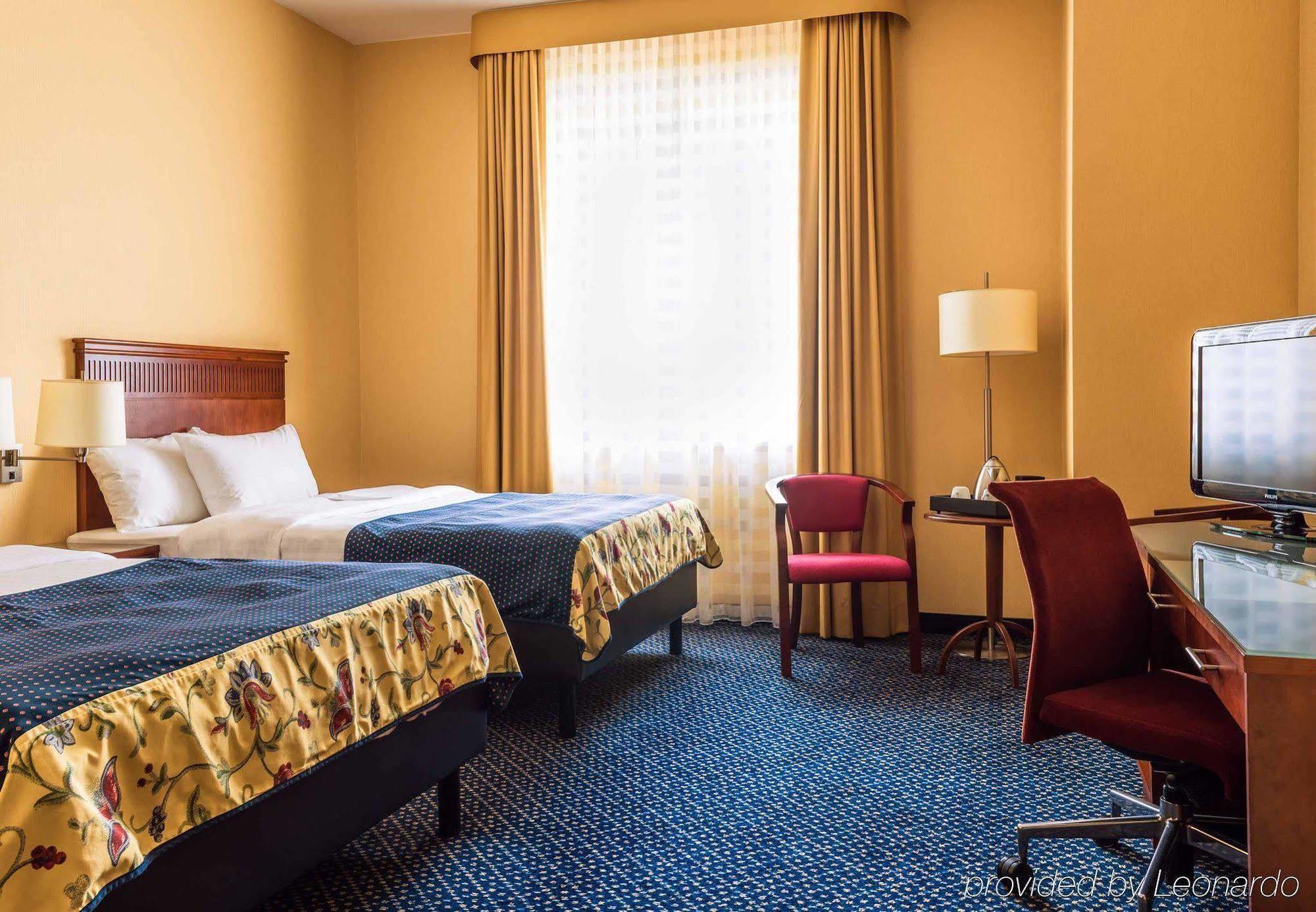 Courtyard By Marriott Airport 4* Warsaw