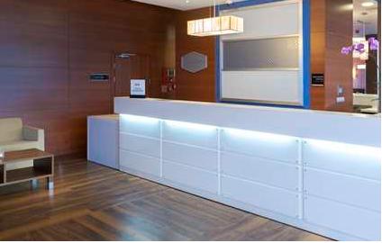 Hotel Hampton By Hilton Airport