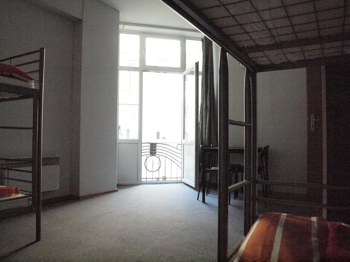 Constitution Square Hostel *