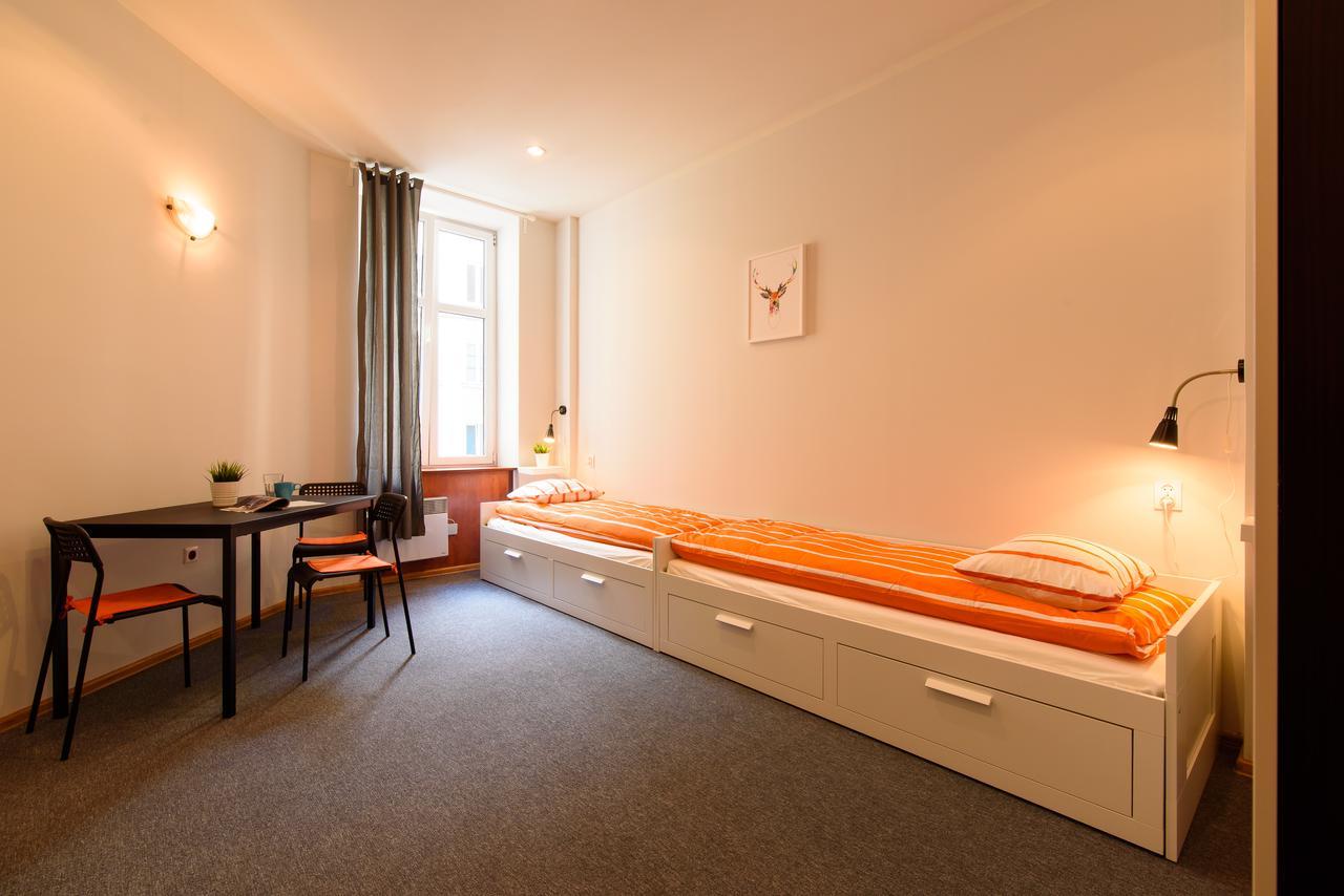 Constitution Square Hostel *