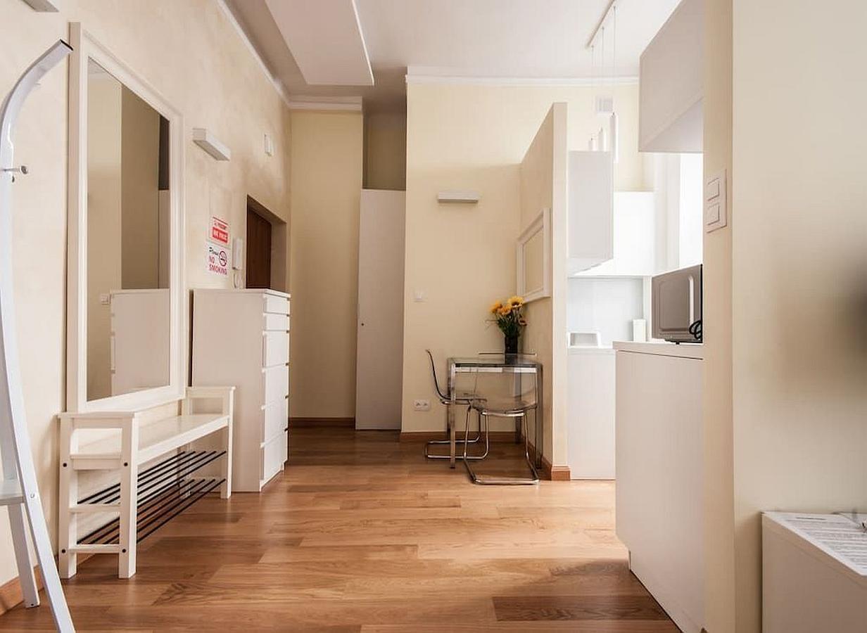 Elegant Apartment Foksal Warsaw