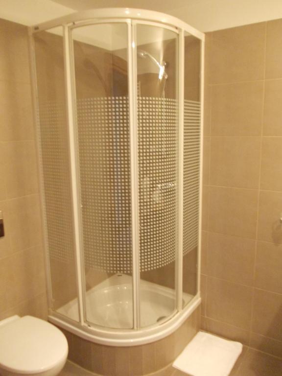 Bed & Breakfast Rezydencja Belweder Klonowa 3*