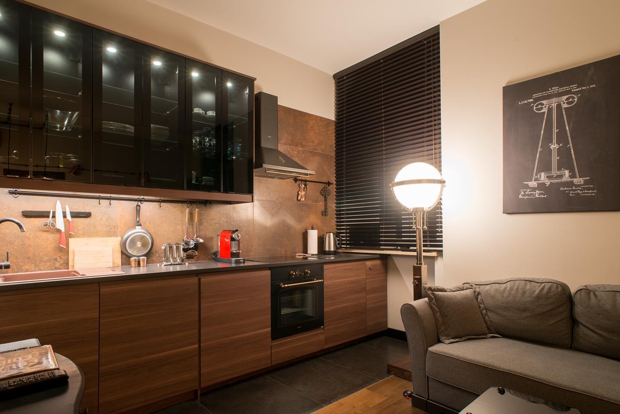 Nikola Tesla By Mythings Apartment Warsaw
