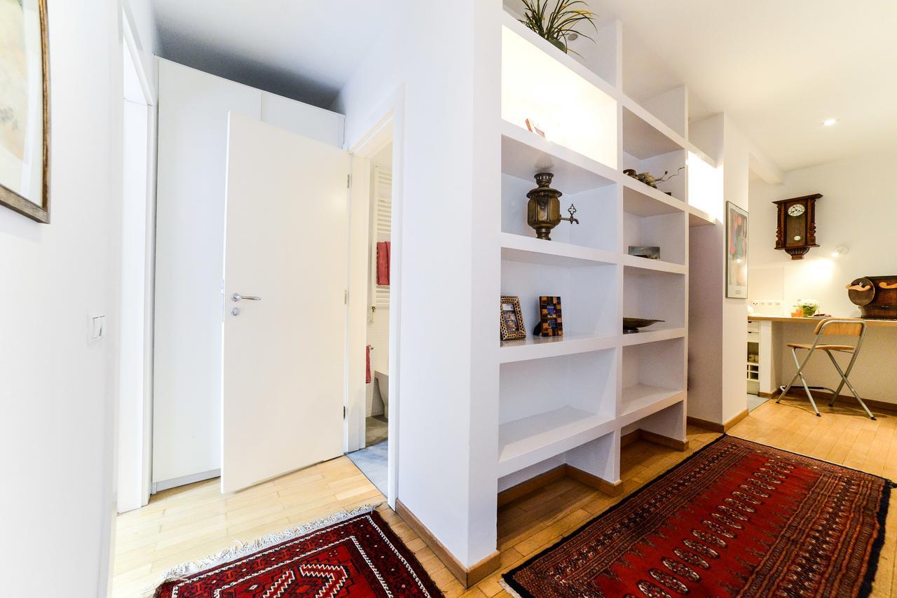 Sunny In Old Town Apartment