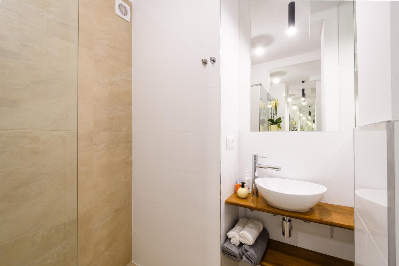 Apartment Station - Wilcza Warsaw