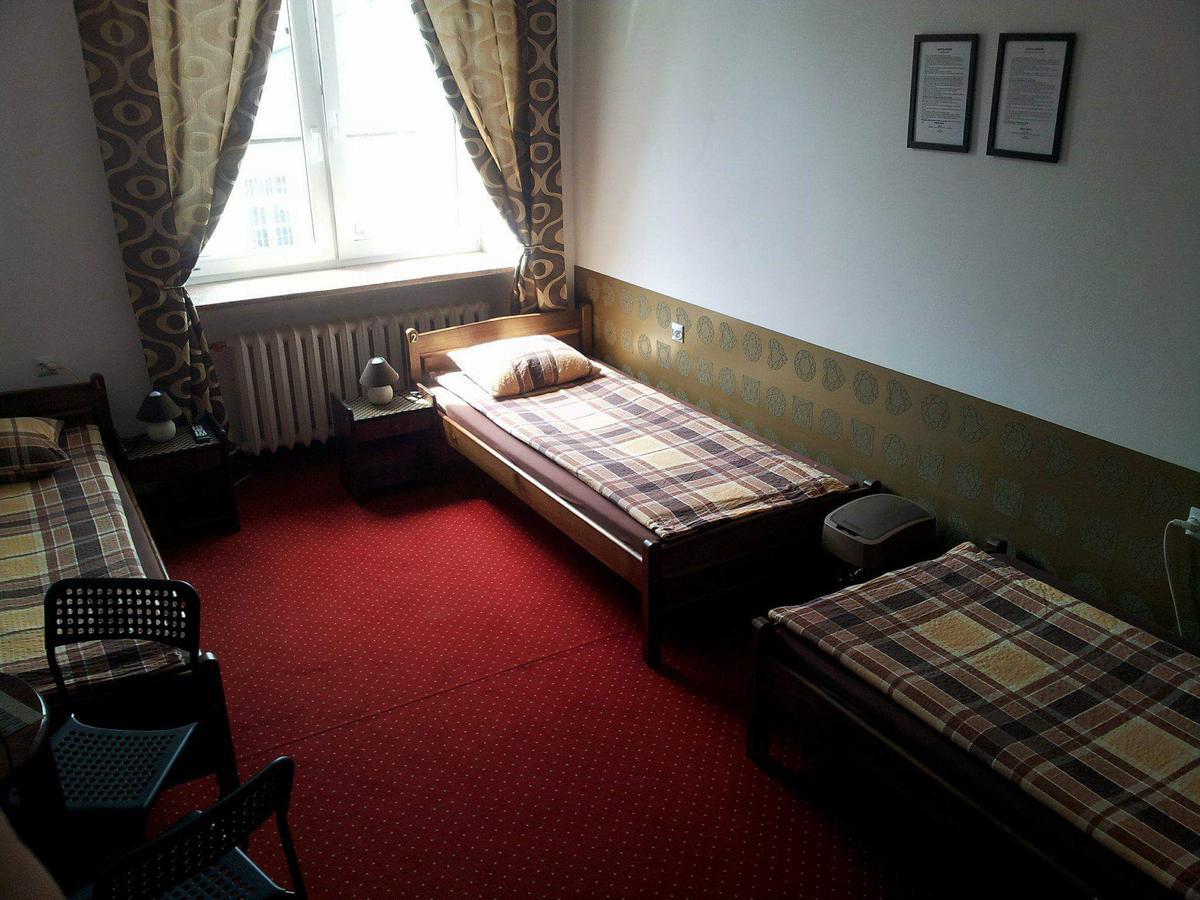 Maxim Hostel *