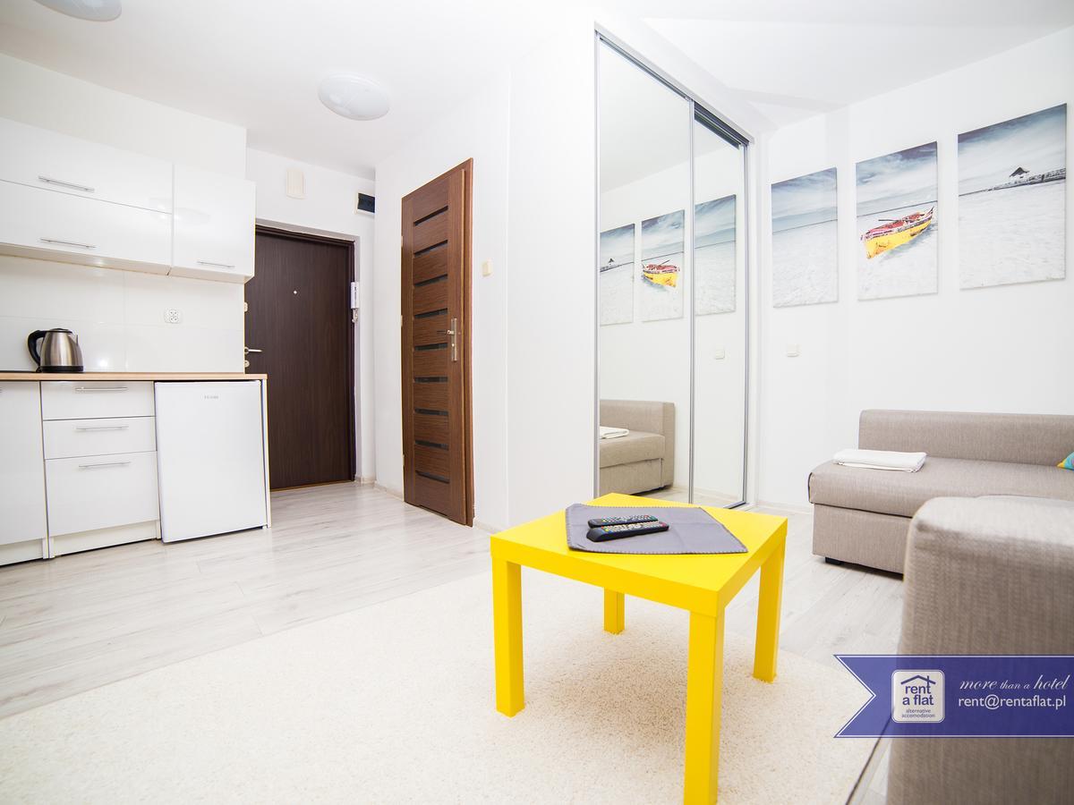 Rentaflat Romantic Studio Apartment