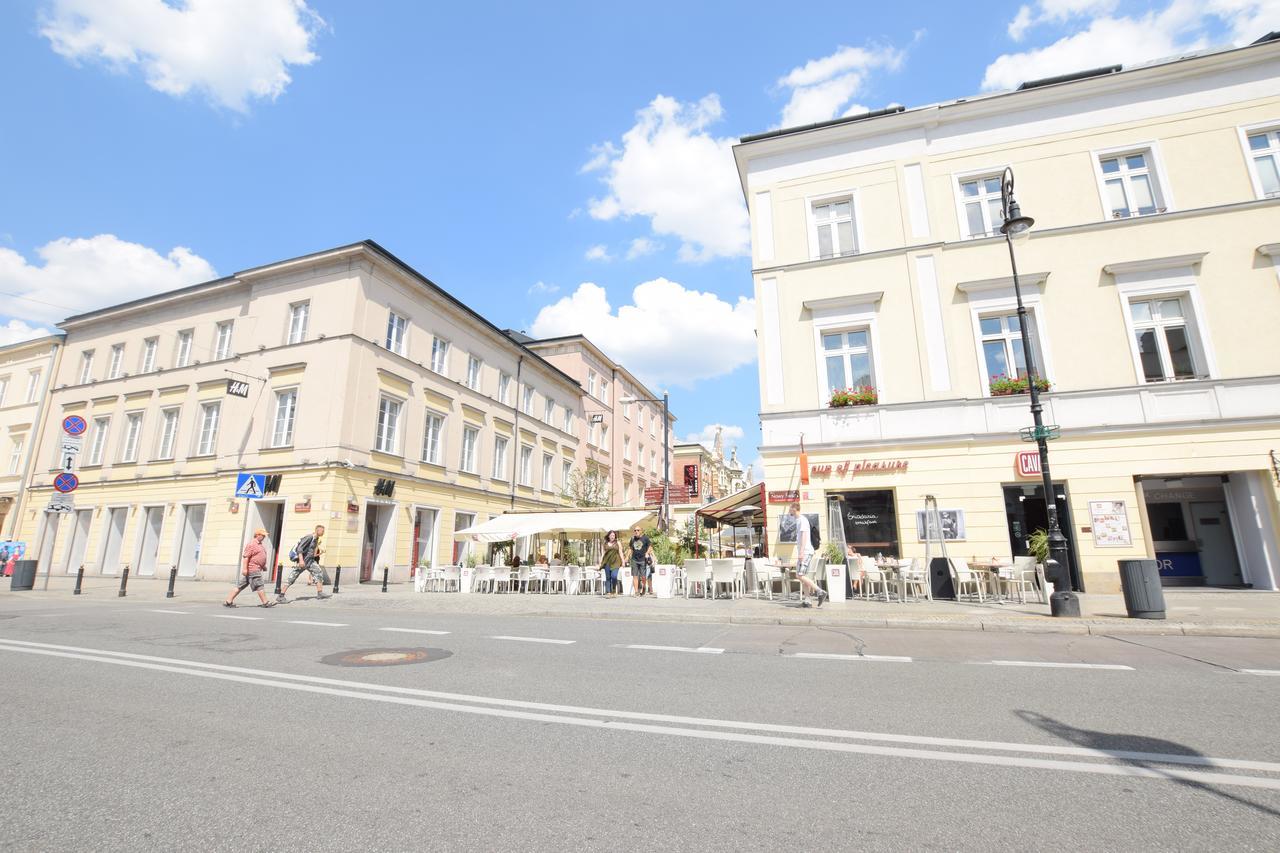 Elegant Promenade Warsaw