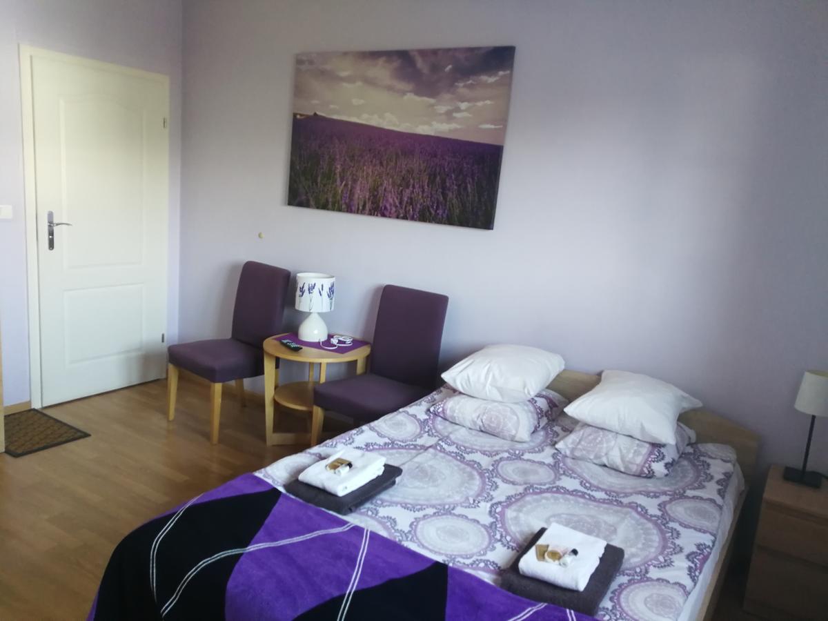Jeziorki 71 Bed & Breakfast