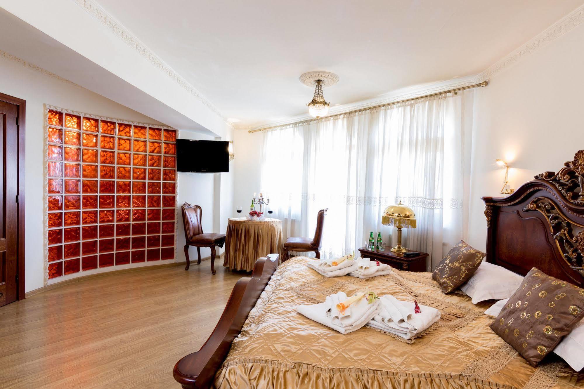 Bed & Breakfast My - Czarny Kot 3*