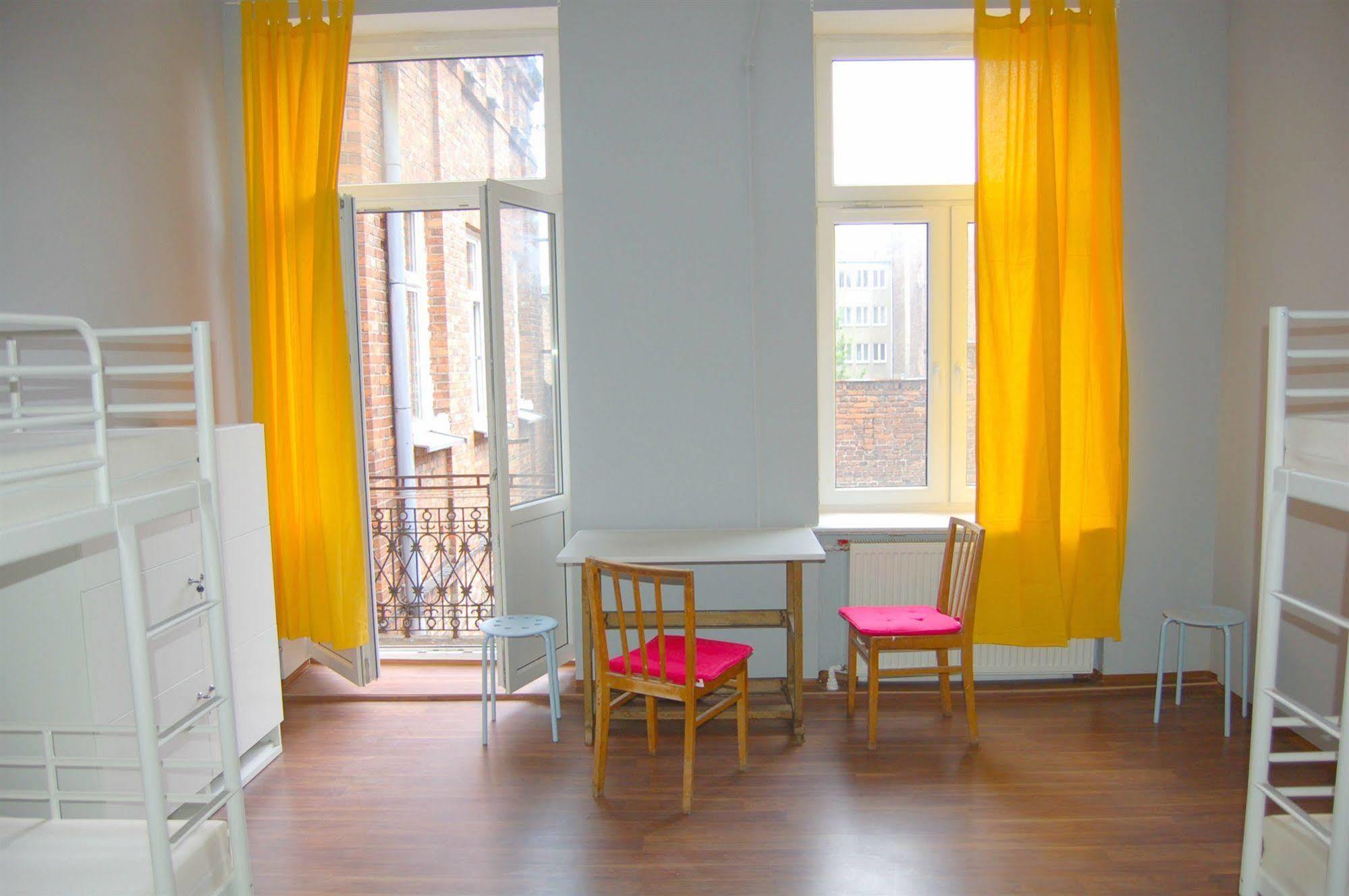 Fabryka Hostel *