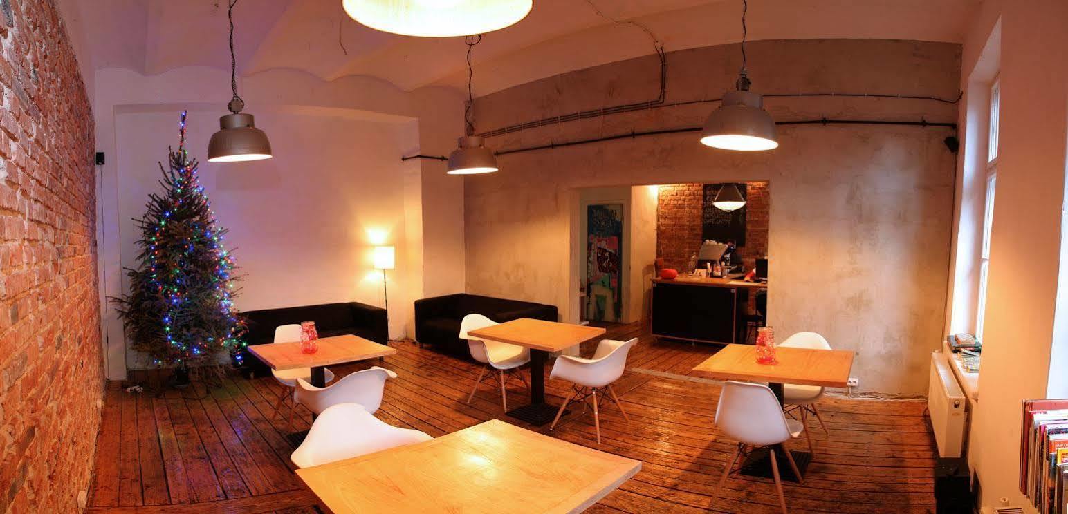 Fabryka Hostel *