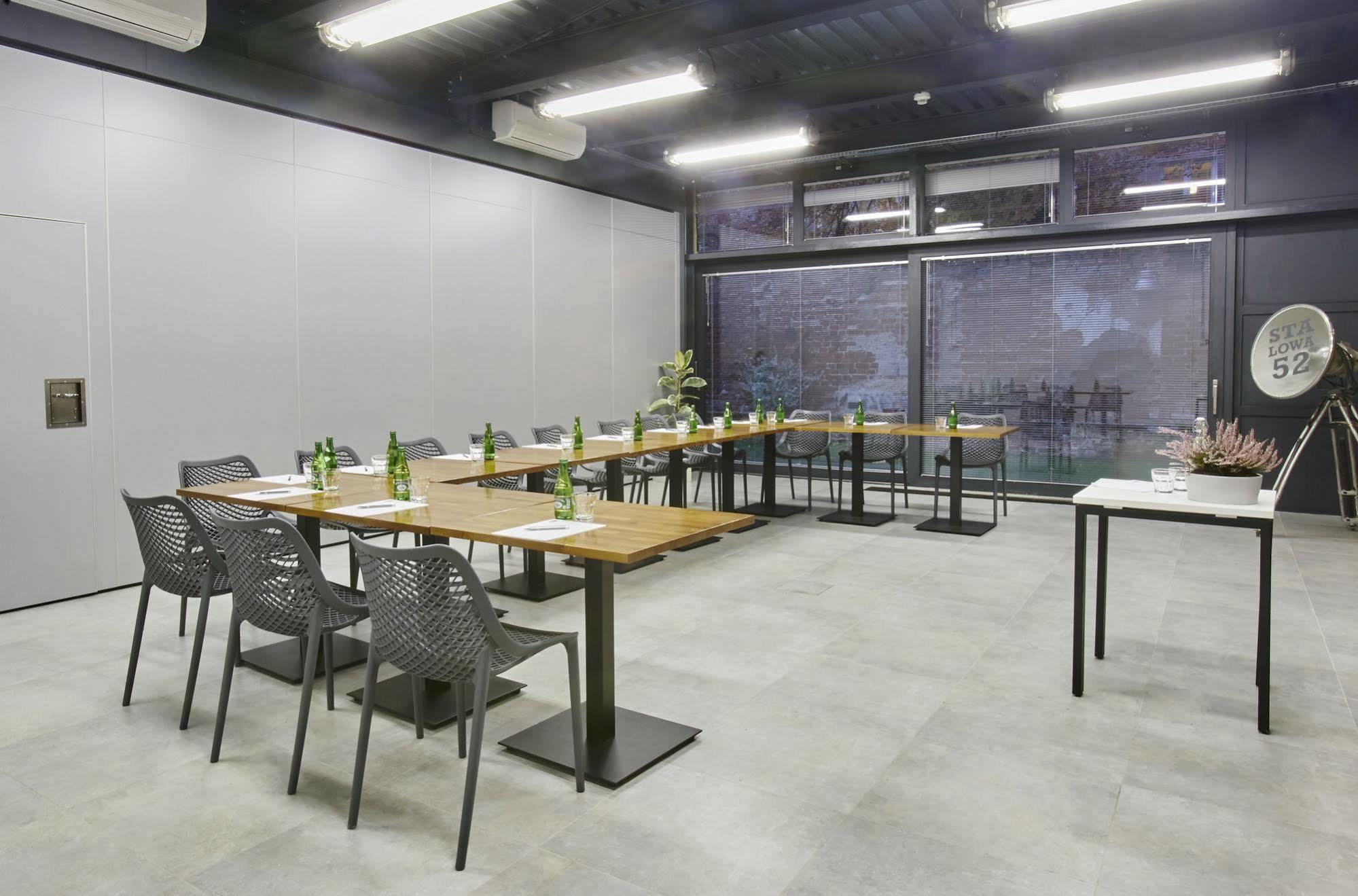 Khách sạn Arthotel Stalowa 52 Warsaw