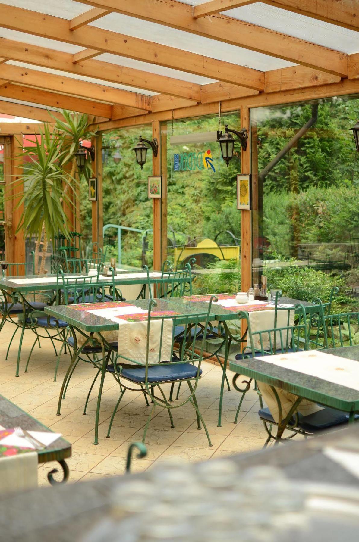 Dedek Park - Historyczny Dworek W Pieknym Parku Skaryszewskim Obok Stadionu Narodowego Aparthotel 3*
