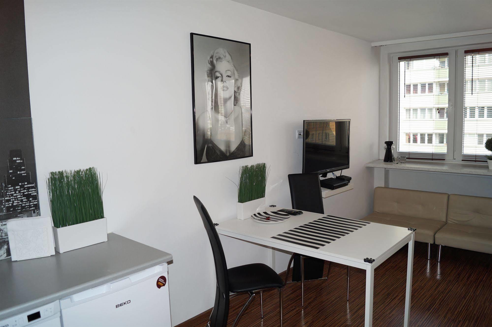Apartment Centre