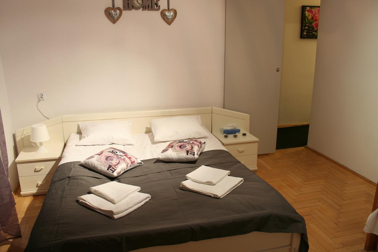 Apartment Zelazna *