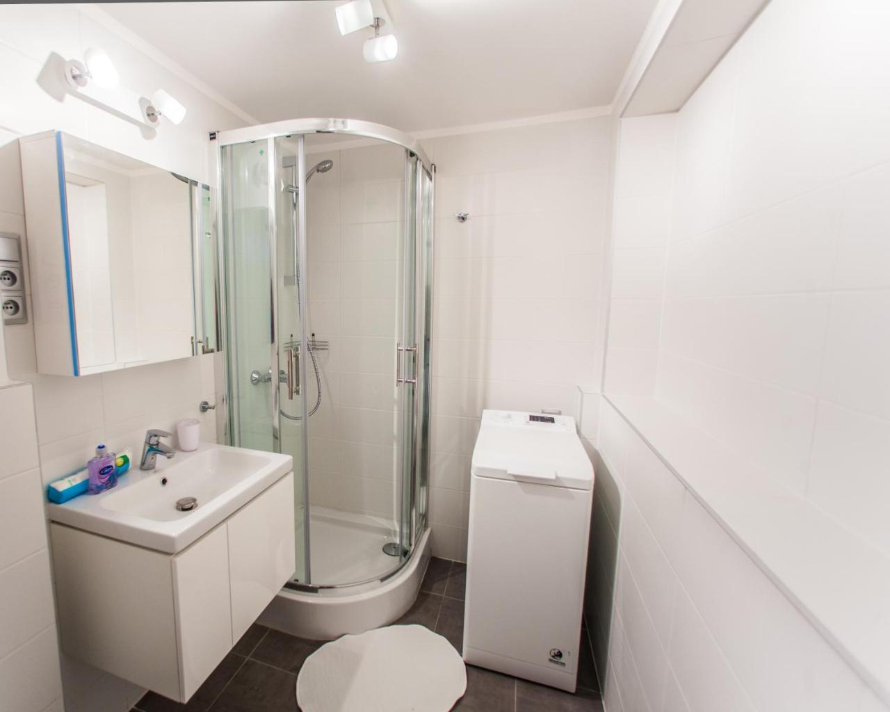 Zelazna Apartment